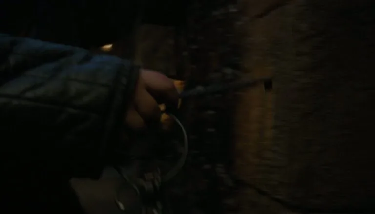 Момент из 9 серии 4 сезона